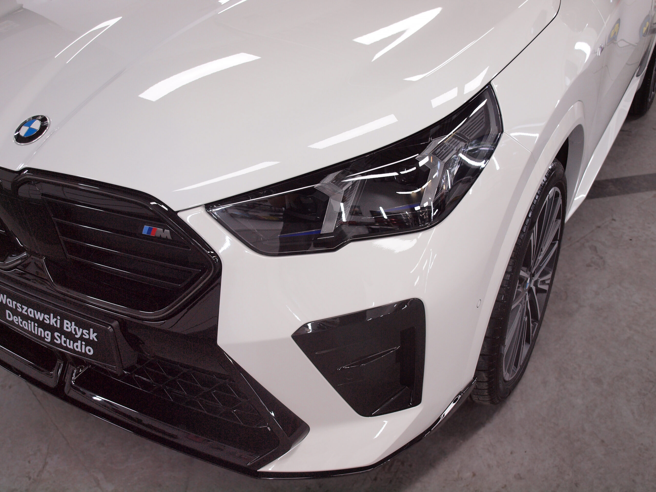 Przód BMW X2 po oklejeniu folią PPF